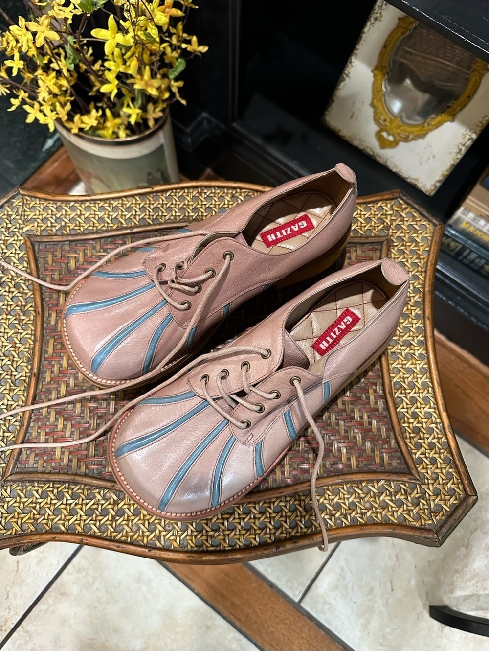Vintage Gazit Leather Oxford Shoes in Dusty Pink + Blue Stripe Size 39 (US 8) - Picture 3 of 9